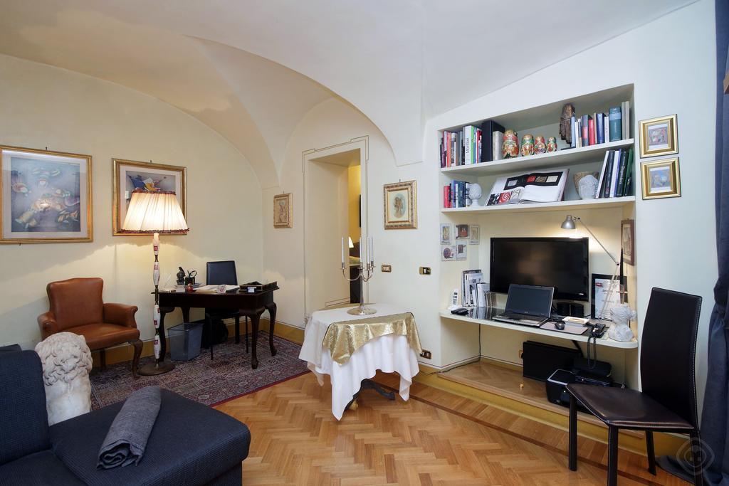 Navona Boutique